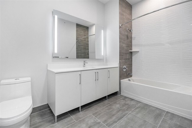 Photo - 119 Peter St Unidad 503