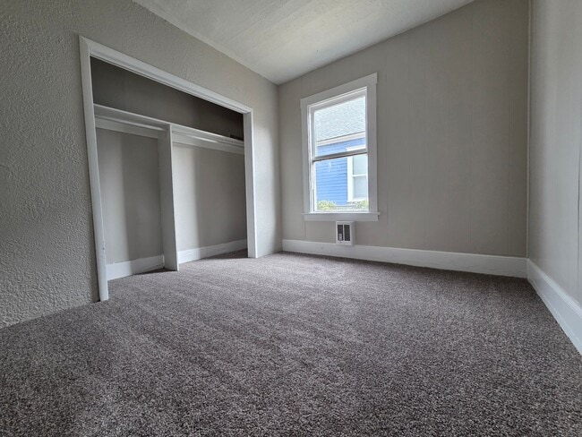 Photo - 1618 W Spofford Ave