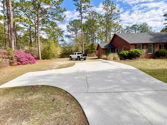 Photo - 414 Zetterower Rd