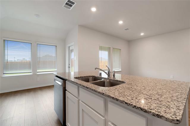 Photo - 501 Yellow Rose Rd