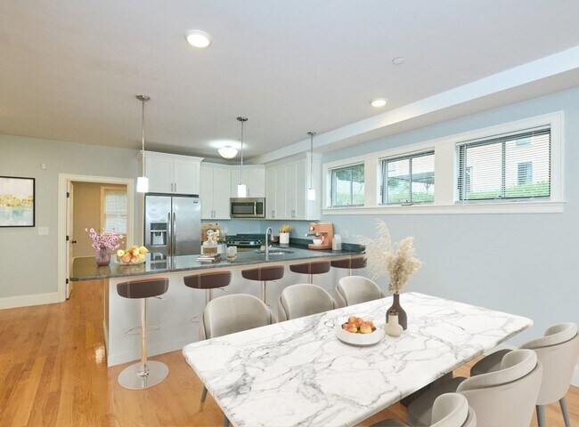 Photo - 2757 Washington St Unit 1