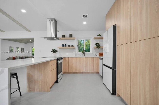 Photo - 117 NE 20th St