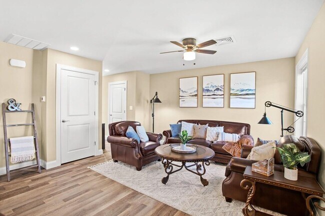 5 Hickory Ct Unit 5HC