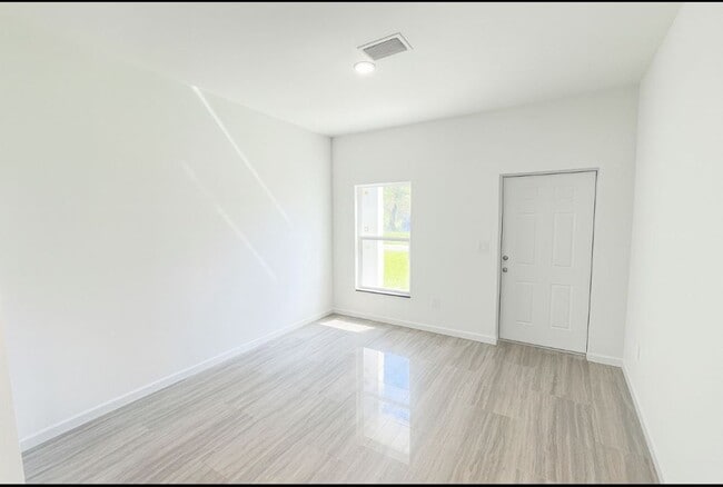 Photo - Brand New 2/2- Punta Gorda FL