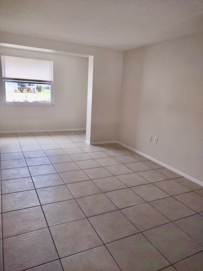 Photo - 4109 79th St W