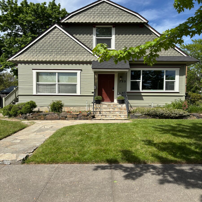 Photo - 733 Newell St Townhome