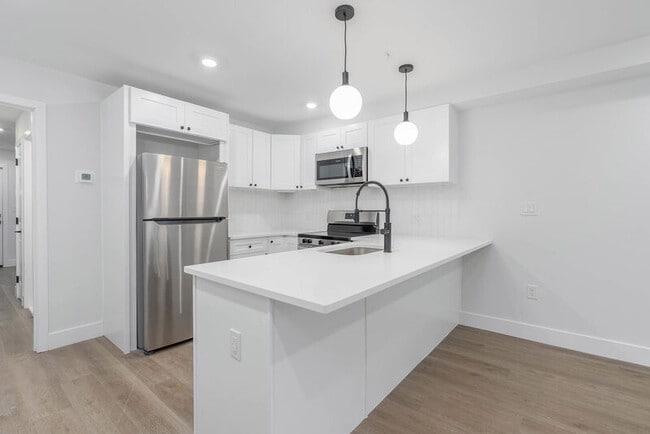 Building Photo - 2057 E Rush St