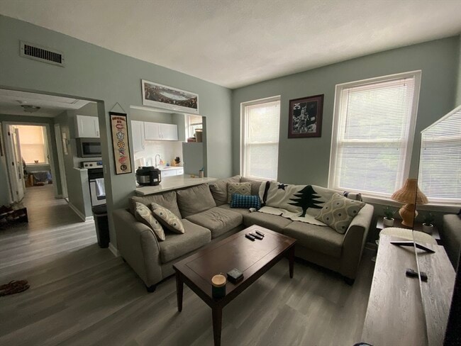 Building Photo - 1409 Commonwealth Ave Unit 303 Rental