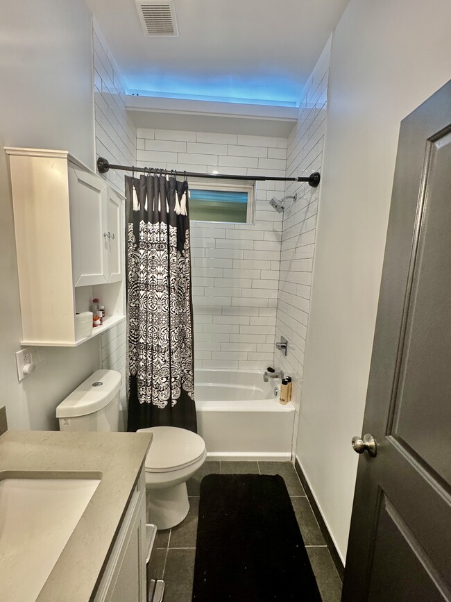 Photo - 1337 N Franklin St Unit 3F
