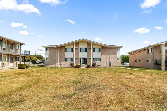 Building Photo - 580 Harrison Blvd