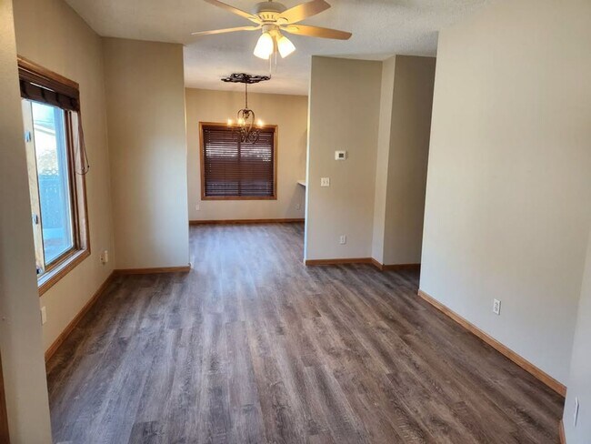 Photo - 825-827 Gohres St Unit 825