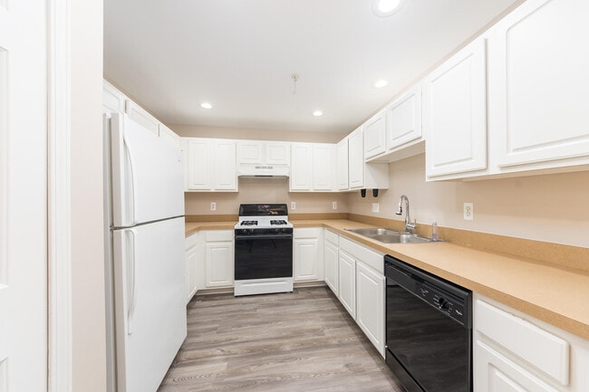 Photo - 695 River Park Village Blvd