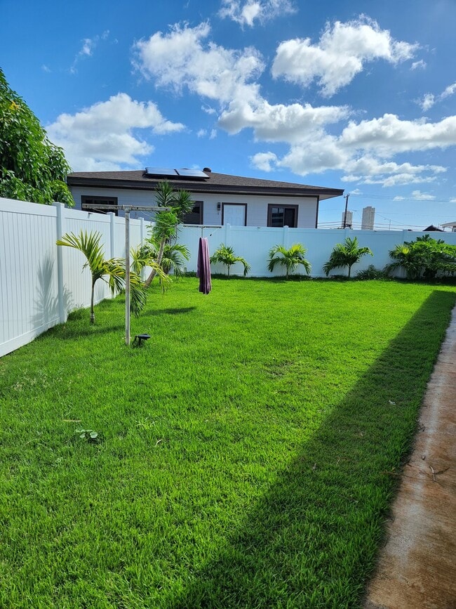 1425 Kawelu St