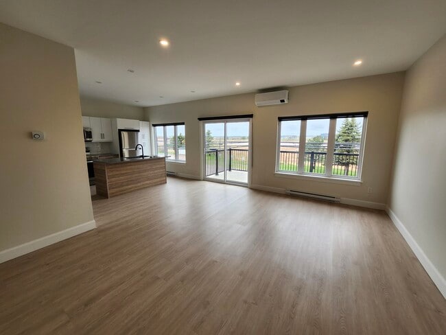 Photo - 180 Hillsborough Rd Unit 205