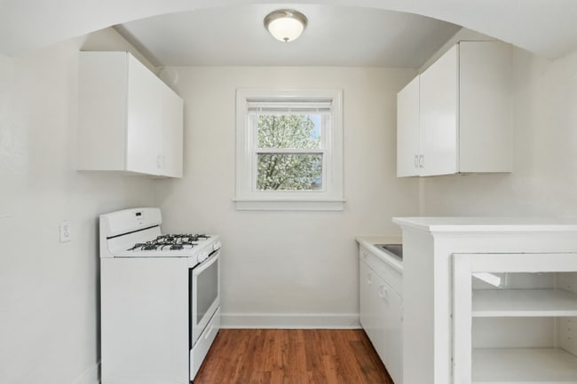 Photo - 5646 Hobart St Unit 2