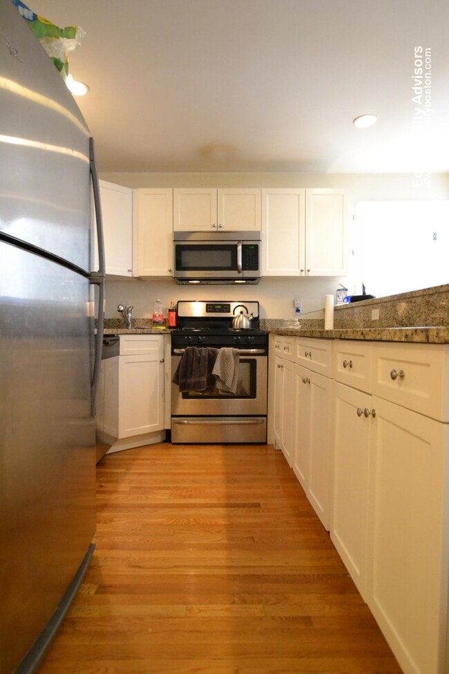 Photo - 68 Egmont St Unit 1