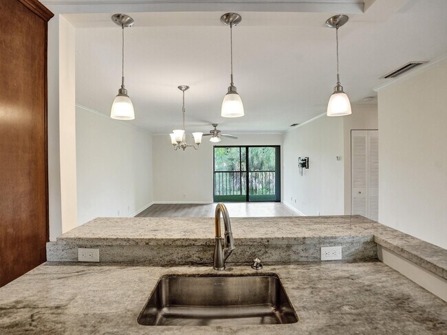 Photo - 930 SW 9th St Cir Unit 206