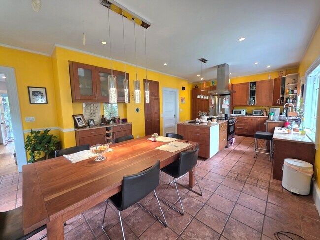 45 Barnard Ave Unit 1B