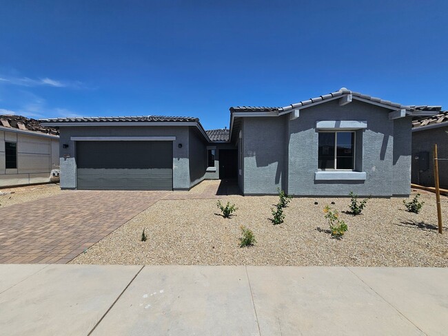 Beautiful and spacious - Beautiful and spacious House