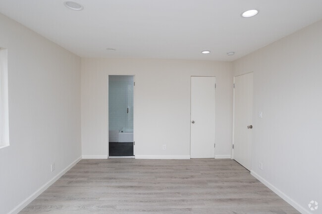 Master 2BR 2 BA2 - 932 Maltman Ave.