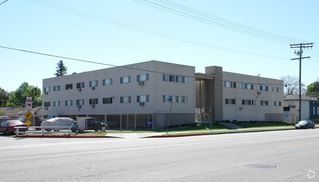 Photo - Woodman Manor Apartments