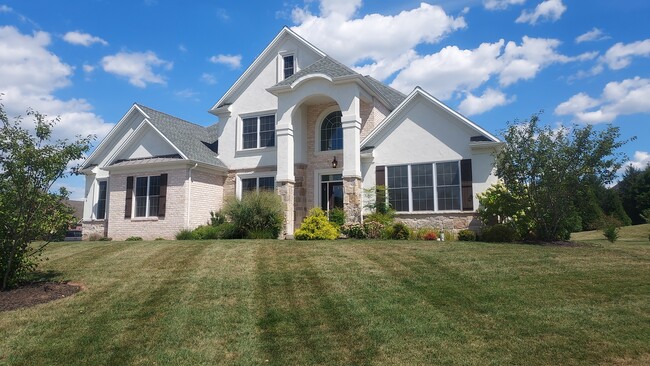 Building Photo - 1295 Needham Cir E Rental
