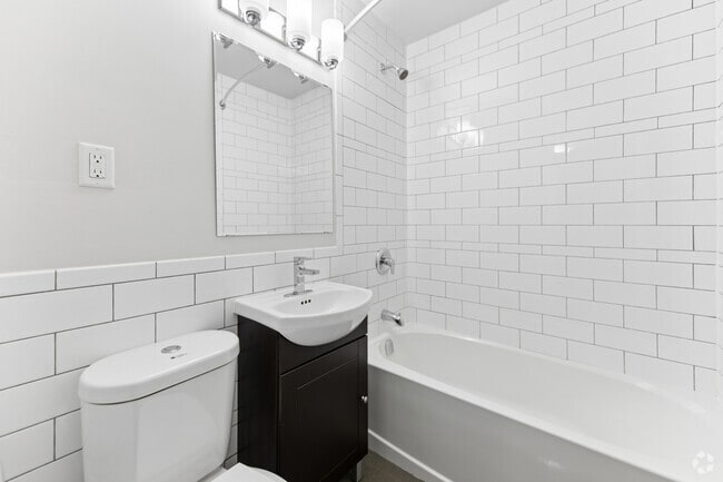 1BR, 1BA - 680SF - Bathroom