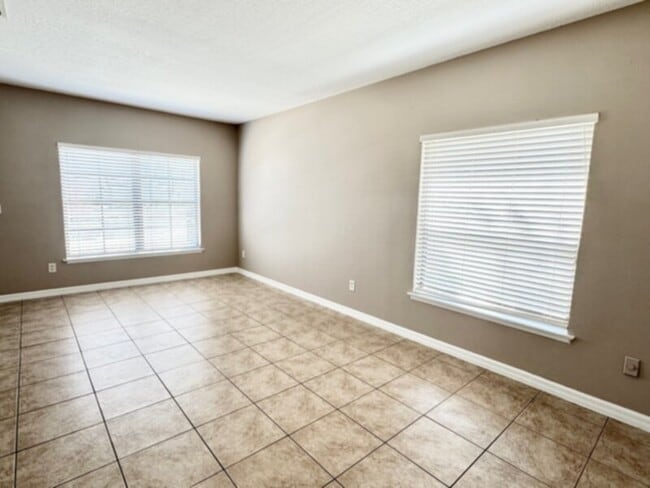 Photo - Beautiful 3 Bedroom, 2 1/2 Bath Corner Townhouse in Gated Community!