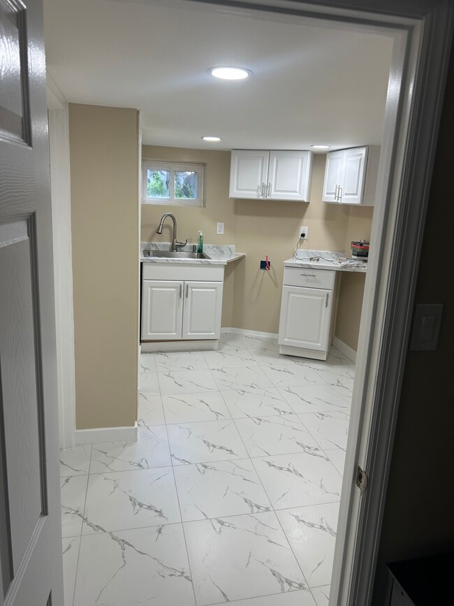 271 Claremont Ave