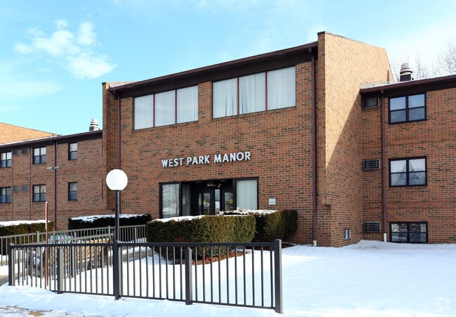 Photo - West Park Manor