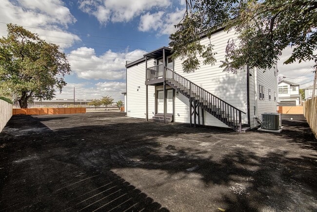 Photo - 6608 Avenue O Unidad 5