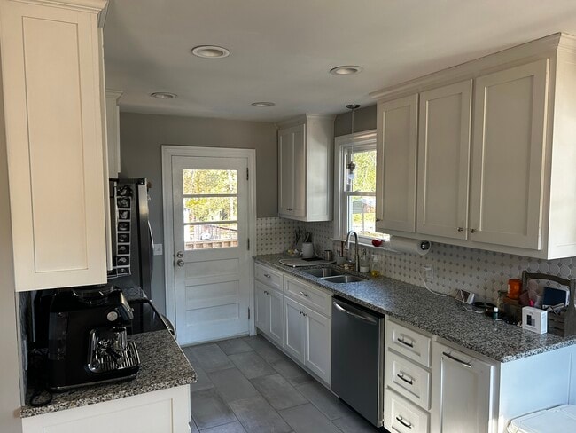 Photo - 233 Perry Ave