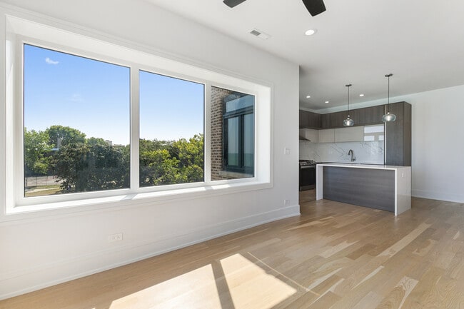 Photo - 7729 N Eastlake Terrace Unit 2E