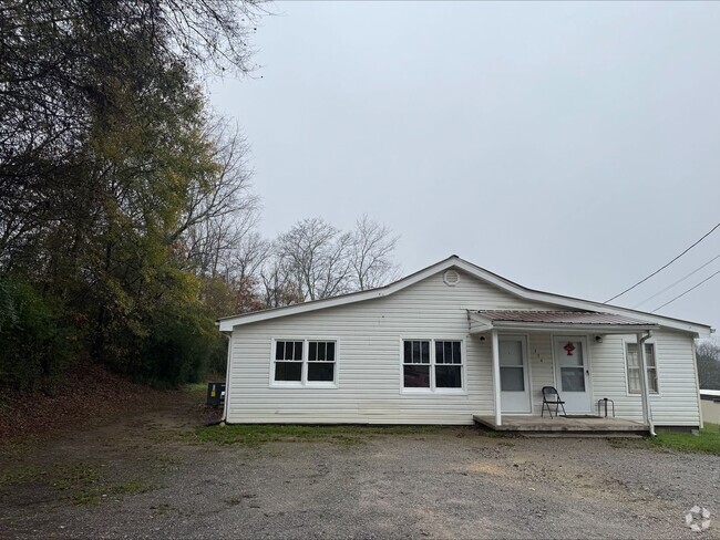 Building Photo - Welcoming 3-Bedroom 1-Bathroom home in Sod...