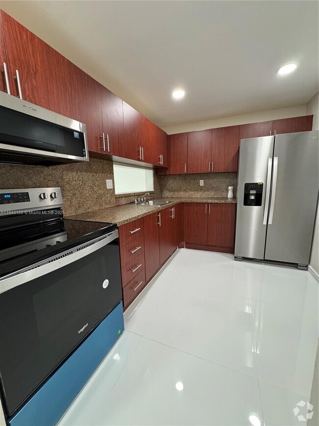 Building Photo - 8615 NW 8th St Unit 120 Rental