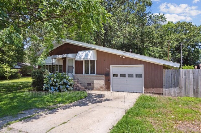 Photo - 1405 Todds Ln House
