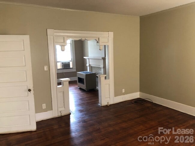 Photo - 656 E Sharpe St