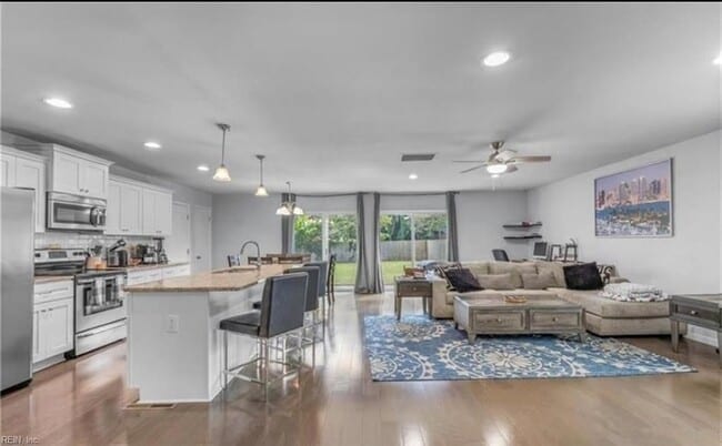 Photo - 9322 Grove Ave
