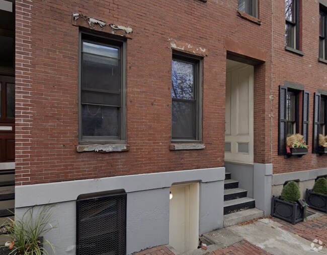 Building Photo - 38 Bradford St Unit 2 Rental