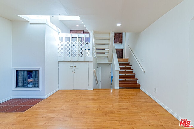 Photo - 933 S Manhattan Pl