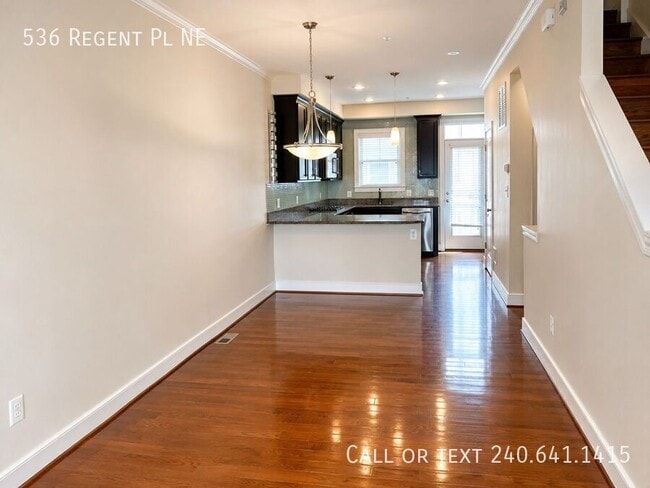 Photo - 536 Regent Pl NE