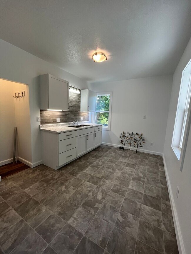 Photo - Recently Updated 2 Bed/1 Bath Upper Level Duplex Near Downtown!