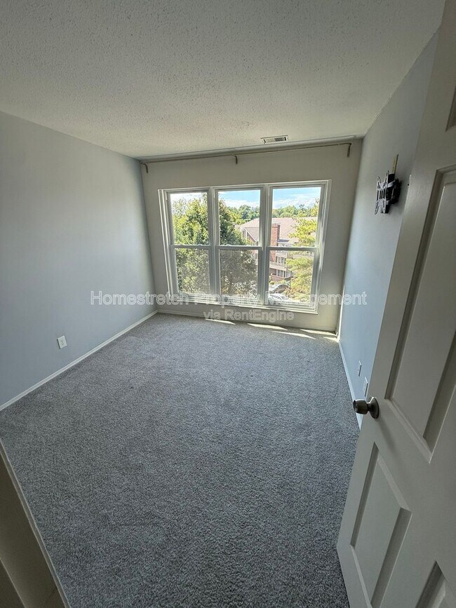 Photo - 1033 Wilton Royal Dr Unit 206