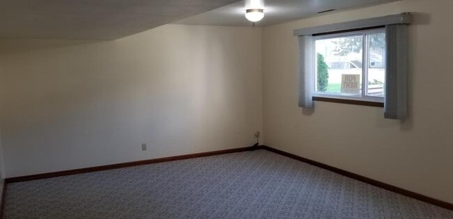 Photo - 1615 Hanaford Ave