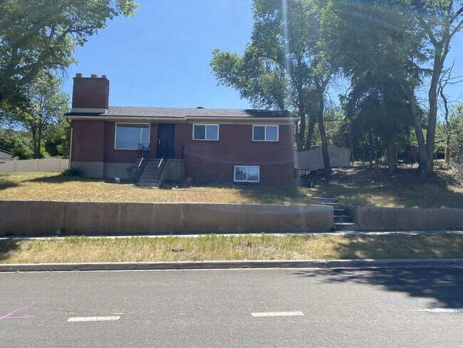 Photo - 1819 S Davis Blvd