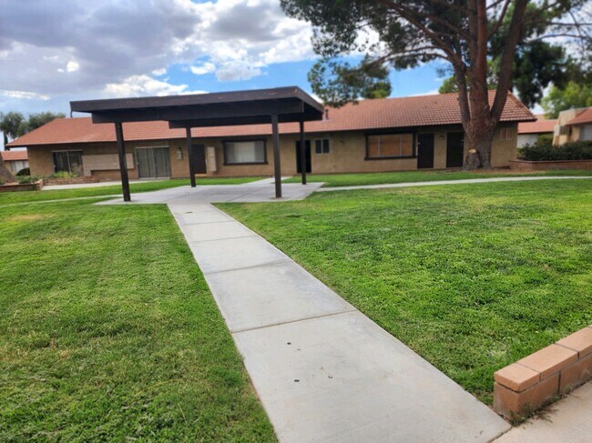 Villa Mojave Apartments
