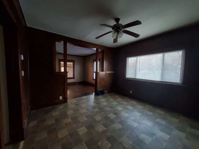 Photo - 1926 E 4th St
