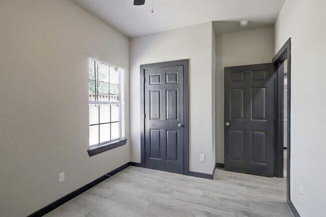 Photo - 5626 Kittridge St Unit A