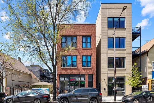 Building Photo - 2242 N Western Ave Unit 2F Rental