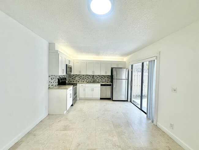 Photo - 173 Lake Arbor Dr